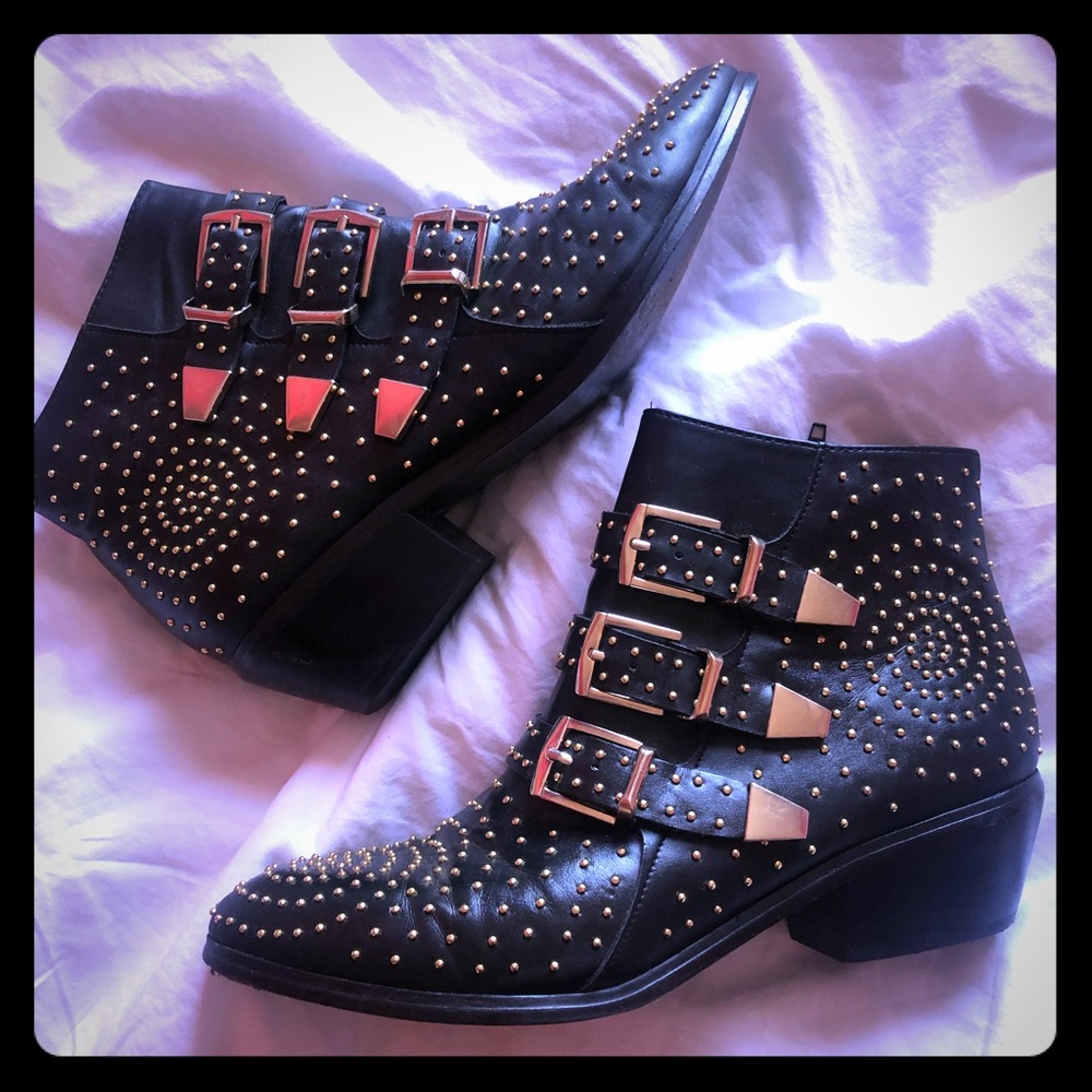 Steve Madden Stud Bootie 9.5